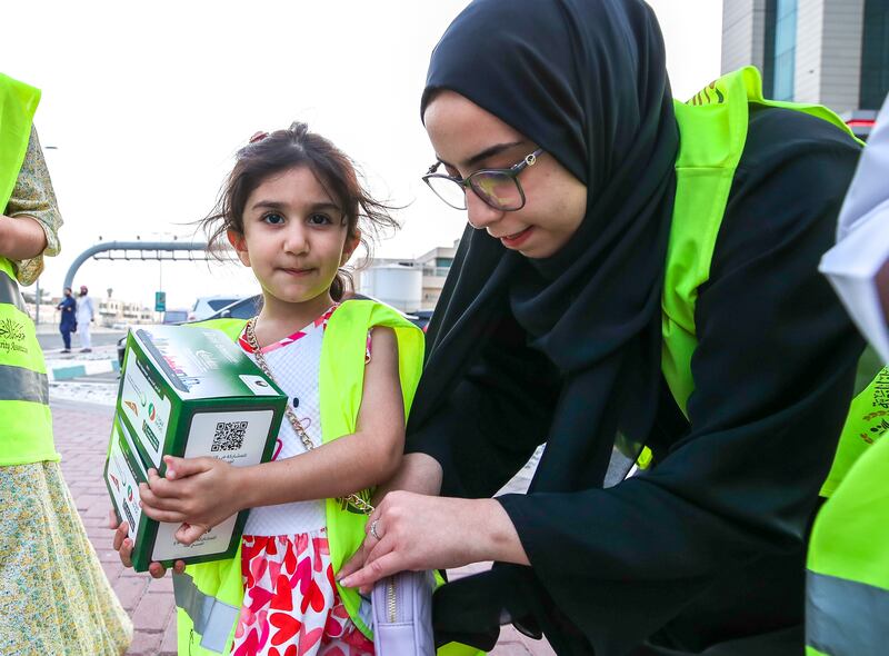 Iftar food packs are distributed in Abu Dhabi 