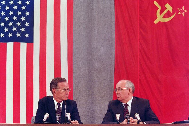 US President George Bush and Gorbachev confer in Moscow in July 1991, after the end of a US-Soviet summit dedicated to disarmament. AFP