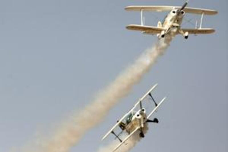 United Arab Emirates - Al Ain - Jan 26 - 2010 : The Goodyear Eagles team from South Africa during the Al Ain Aerobatic Show in Al Ain Airport. ( Jaime Puebla / The National ) *** Local Caption ***  JP Aerobatic Show 05.jpg