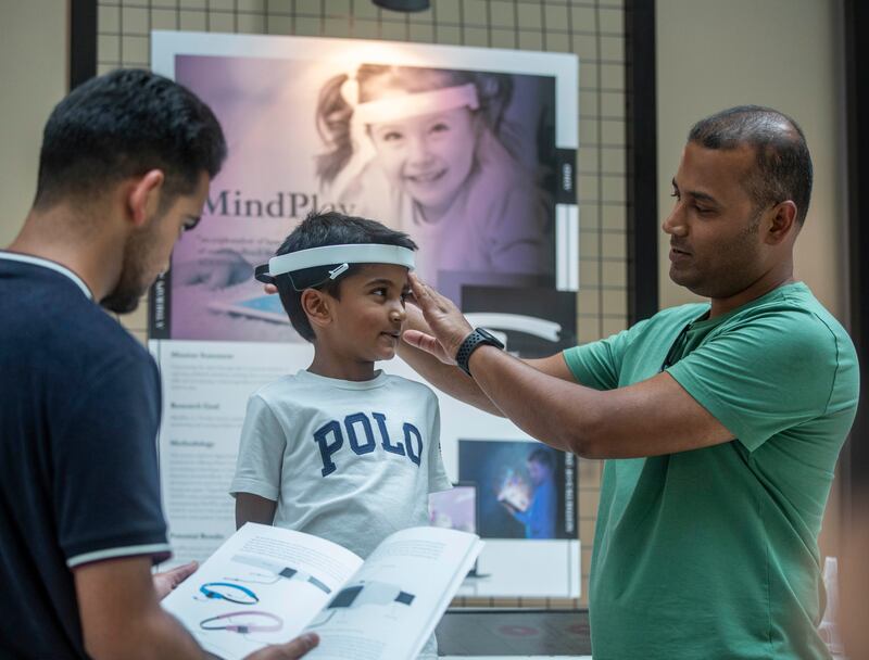 MindPlay by Sana Elmardi Mohamed. The headset and monitoring app explore how the gamification of neurofeedback therapy can support the treatment of ADHD. 