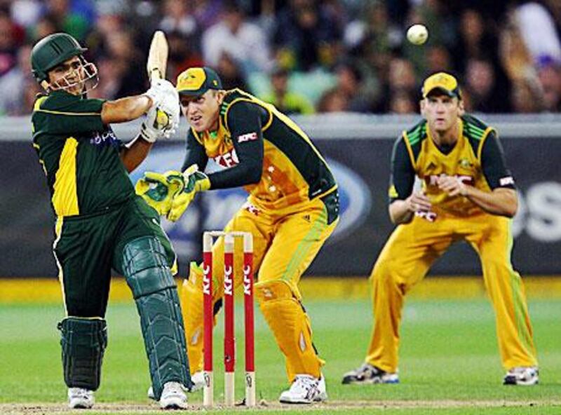 Kamran Akmal's knock of 64 from 33 balls went in vain as the rest of the batting caved in.