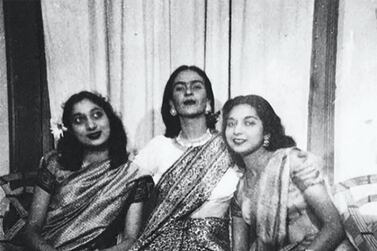 Author Nayantara Sahgal with Frida Kahlo, centre. Wikimedia Commons