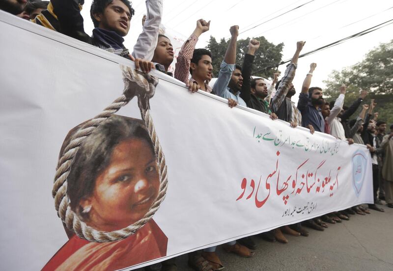 epa07151103 People shout slogans as they protest the release of Asia Bibi, a Christian accused of blasphemy, whose death sentence was annulled by the Supreme court, in Lahore, Pakistan, 08 November 2018. Pakistan's foreign office said 08 November that Asia Bibi can leave the country only if the Supreme Court rejects an appeal challenging her acquittal in a blasphemy case. Radical Islamist has been protesting in a number of Pakistan cities against the Supreme Court's decision to overturn the death sentence of Christian woman Asia Bibi, who had been convicted in 2010 of blasphemy.  EPA/RAHAT DAR