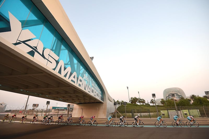 ABU DHABI, UNITED ARAB EMIRATES - OCTOBER 23:  Cyclists compete during the Yas Island Stage Four of the 2016 Abu Dhabi Tour at Yas Marina Circuit on October 23, 2016 in Abu Dhabi, United Arab Emirates.  (Photo by Tom Dulat/Getty Images)