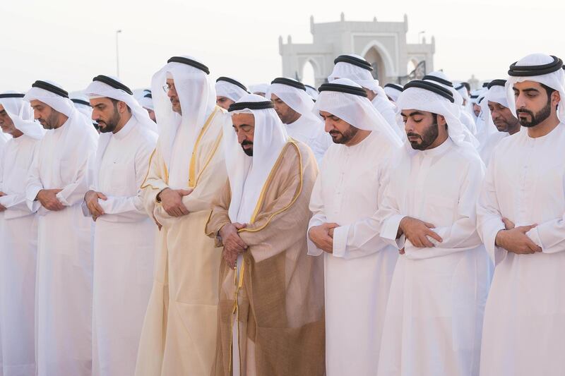SHARJAH, 15th June, 2018 (WAM) -- H.H. Dr. Sheikh Sultan bin Mohammed Al Qasimi, Supreme Council Member and Ruler of Sharjah, this morning performed Eid al-Fitr prayer at Al Badea Mussala in the Emirate of Sharjah.

H.H. Sheikh Sultan bin Mohammed bin Sultan Al Qasimi, Crown Prince and Deputy Ruler of Sharjah, H.H. Sheikh Abdullah bin Salem bin Sultan Al Qasimi, Deputy Ruler of Sharjah, Sheikh Khalid bin Abdullah Al Qasimi, Chairman of the Department of Seaports and Customs, Sheikh Sultan bin Ahmed Al Qasimi, Chairman of Sharjah Media Corporation, a number of Sheikhs, Dr. Abdul Rahman bin Mohammad bin Nasser Al Owais, Minister of Health and Prevention, a number of officials and a group of worshipers also prayed along with the Ruler of Sharjah.

After the prayers, the Ruler of Sharjah and the Crown Prince accepted Eid greetings from the worshipers. Wam