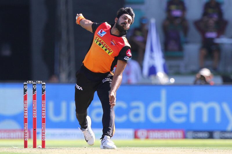 Vijay Shankar of Sunrisers Hyderabad  bowls during match 35 of season 13 of the Dream 11 Indian Premier League (IPL) between the Sunrisers Hyderabad and the Kolkata Knight Riders at the Sheikh Zayed Stadium, Abu Dhabi  in the United Arab Emirates on the 18th October 2020.  Photo by: Pankaj Nangia  / Sportzpics for BCCI