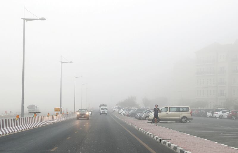 DUBAI , UNITED ARAB EMIRATES , SEP 27  ��� 2017 :- Early morning fog in Discovery Gardens area in Dubai.  ( Pawan Singh / The National )