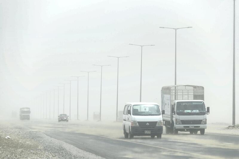 RAS AL KHAIMAH, UNITED ARAB EMIRATES. 09 AUGUST 2018. Extreme winds created sand storm conditions in the Emirates. Low visibility forced drivers to take extra caution while commuting. (Photo: Antonie Robertson/The National) Journalist: None. Section: National.