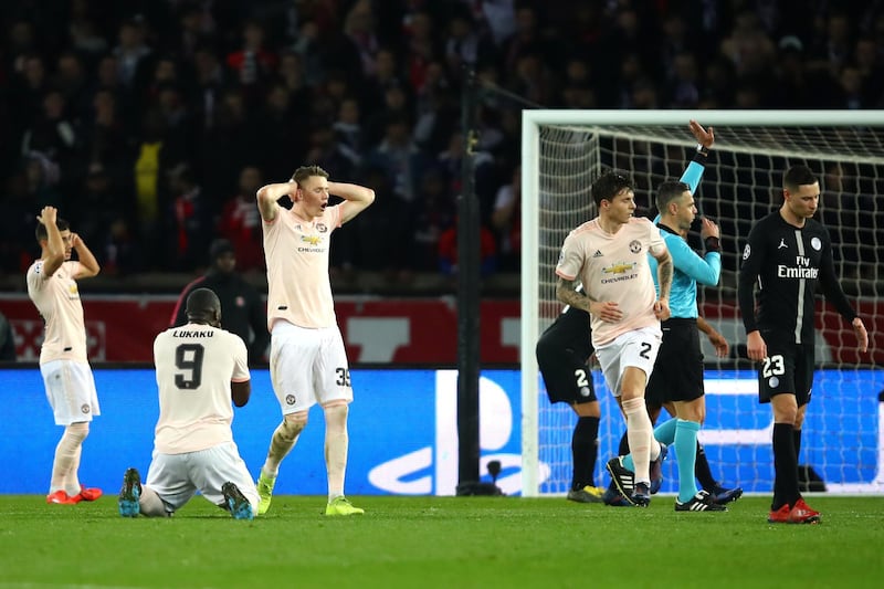 PARIS, FRANCE - MARCH 06: Manchester United players react to a missed chance by Marcus Rashford during the UEFA Champions League Round of 16 Second Leg match between Paris Saint-Germain and Manchester United at Parc des Princes on March 06, 2019 in Paris, . (Photo by Julian Finney/Getty Images)