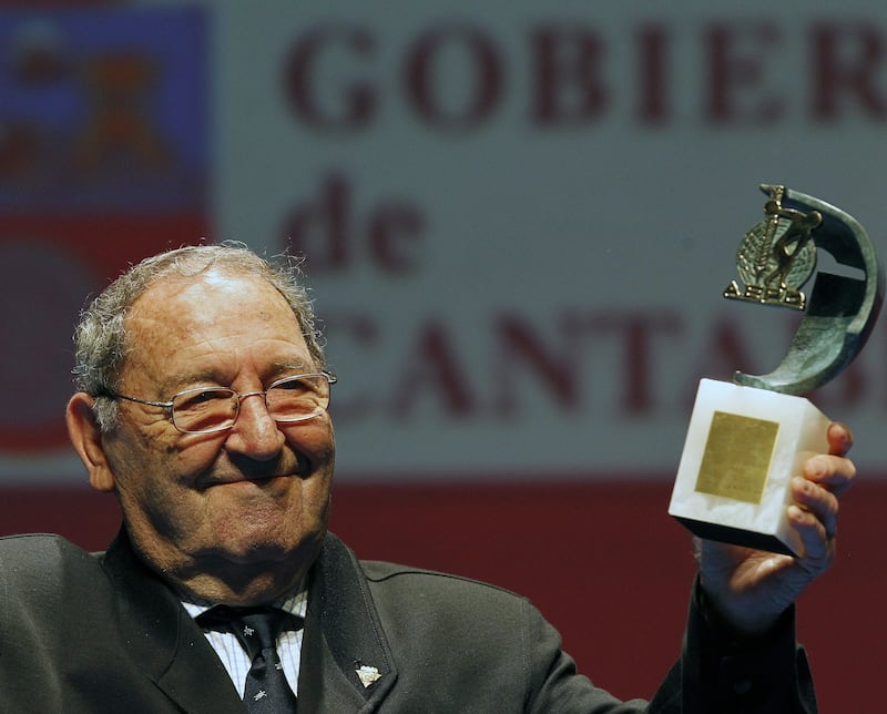Real Madrid legend Paco Gento holds the trophy of Sports Legend in Santander, Cantabria, Spain, 3 February 2012 . EPA