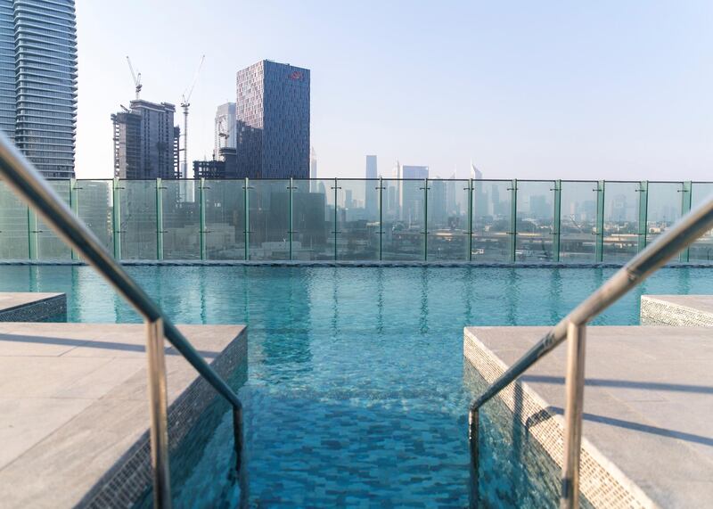 DUBAI, UNITED ARAB EMIRATES. 20 SEPTEMBER 2020. 
The pool at Hotel Indigo Dubai Business Bay.
(Photo: Reem Mohammed/The National)

Reporter:
Section: