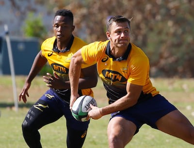 epa06786140 Springboks' players Handre Pollard (R) and Sibusiso Nkosi (L) attend a training session in Johannesburg, South Africa, 05 June 2018. South Africa play England in three Test matches in the country on 09, 16 and 23 June.  EPA/KIM LUDBROOK