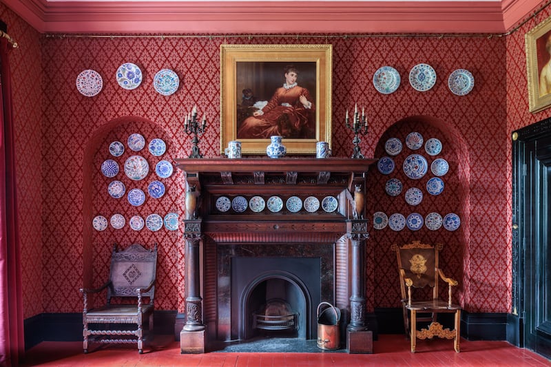 Detail of Iznik ceramics in the dining room. Photo: Dirk Lindner / Leighton House