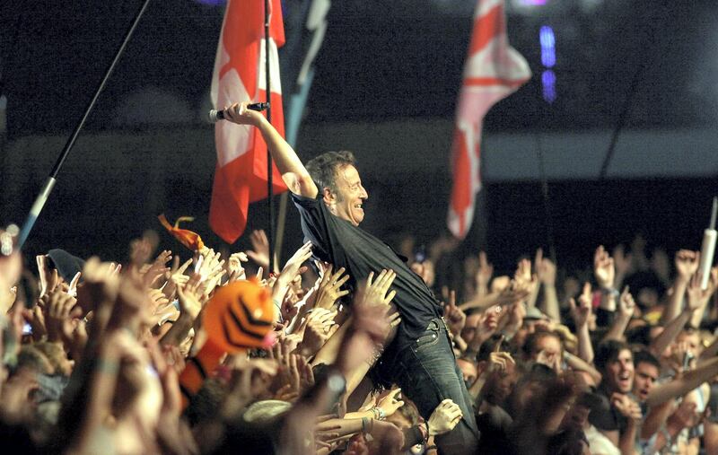 GLASTONBURY, ENGLAND - JUNE 27: Bruce Springsteen performs on the main Pyramid Stage at the Glastonbury Festival at Worthy Farm, Pilton on June 27, 2009 near Glastonbury, England. (Photo by Matt Cardy/Getty Images)