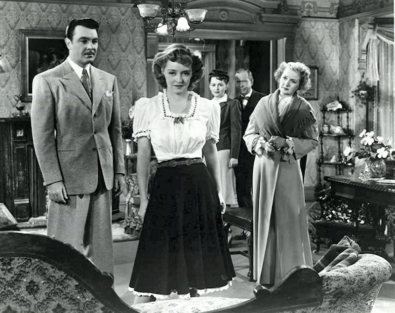 Bette Davis, Olivia de Havilland, Billie Burke, George Brent, and Frank Craven in In This Our Life (1942) IMDb
