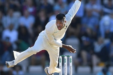SOUTHAMPTON, ENGLAND - SEPTEMBER 01: India bowler Hardik Pandya in action during day three of the 4th Specsavers Test between England and India at The Ageas Bowl on September 1, 2018 in Southampton, England. (Photo by Stu Forster/Getty Images)