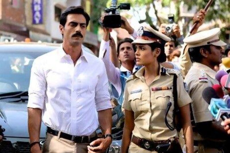 Arjun Rampal and Esha Gupta star in Prakash Jha's Chakravyuh. IANS