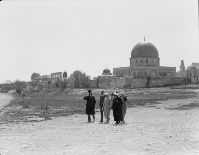 Royal guests Princess Mary and the Earl of Harwood in March 1934 leave the temple area. Photo: Library of Congress