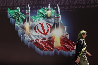 Anti-Israeli artwork depicting Iranian missiles, on a Tehran street. Reuters 