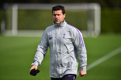 Tottenham Hotspur's Argentinian head coach Mauricio Pochettino takes a training session at Tottenham Hotspur's Enfield Training Centre, north London, on October 2, 2018 on the eve of their UEFA Champions League Group B football match against Barcelona. / AFP / Glyn KIRK                          
