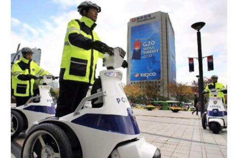 South Korean police prepare for the G20 Summit where the heated currency debate among major economies may reach boiling point.