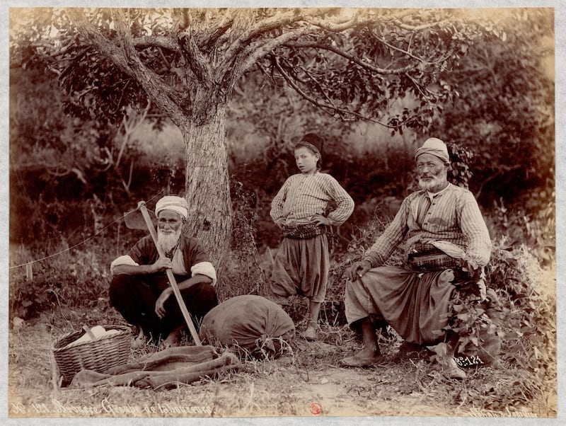 Bursa, Group of Workmen. Photo: Bibliothèque nationale de France, Paris