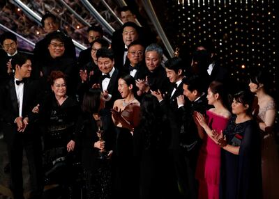 FILE PHOTO: Kwak Sin Ae and Bong Joon-ho win the Oscar for Best Picture for "Parasite" at the 92nd Academy Awards in Hollywood, Los Angeles, California, U.S., February 9, 2020. REUTERS/Mario Anzuoni - HP1EG2A0CUR5E/File Photo