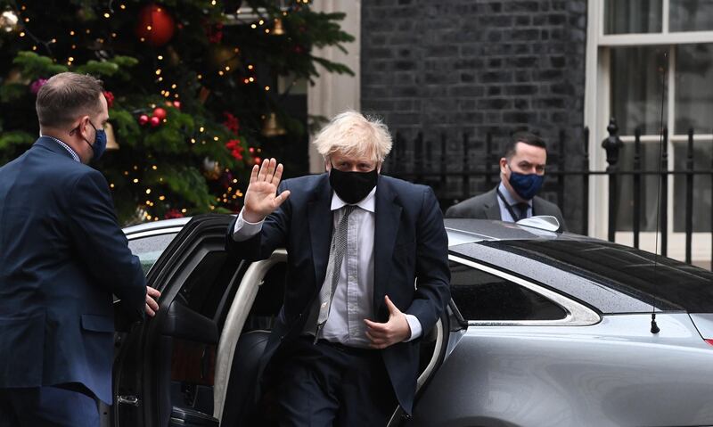 epa08887511 Britain's Prime Minister Boris Johnson returns to his official residence at 10 Downing Street after attending Prime Minister's Questions in London, Britain, 16 December 2020.  EPA/FACUNDO ARRIZABALAGA