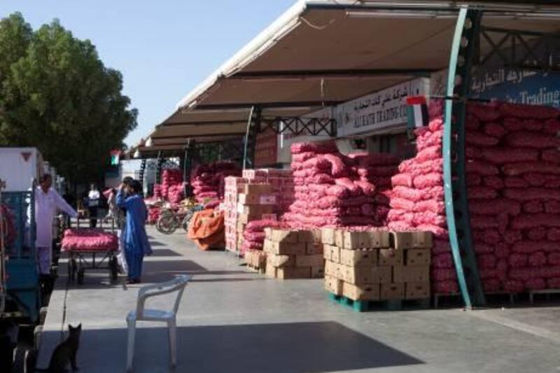 UAE - Dubai - Dec 27 - 2011: Fresh Fruits Trading store at Al Awir Fruits and Vegetable market. This shop was previously known as Organge Line Foodstuff. ( Jaime Puebla - The National Newspaper )