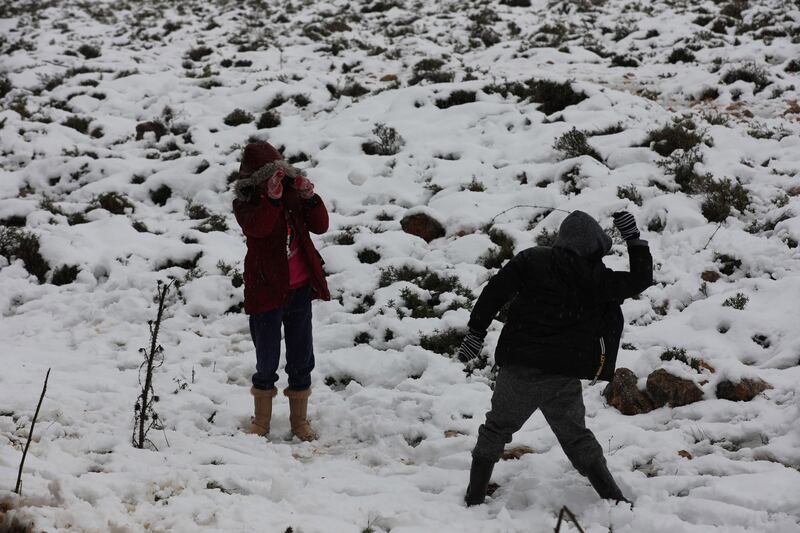 A snowball fight in the forests of Si Al-Hamari.