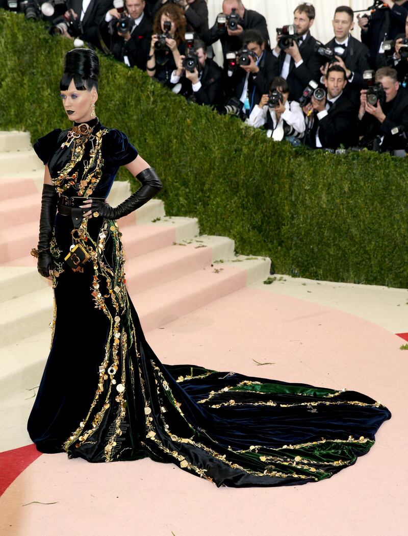 epa05287685 Katy Perry arrives on the red carpet for the 2016 Costume Institute Benefit at The Metropolitan Museum of Art celebrating the opening of the exhibit 'Manus x Machina: Fashion in an Age of Technology' in New York, New York, USA, 02 May 2016. The exhibit will be on view at the Metropolitan Museum of Art's Costume Institute from 05 May to 14 August 2016.  EPA/JUSTIN LANE