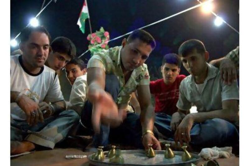 Kurds play a traditional game called mahabes or "rings", which is a common pastime during Ramadan.