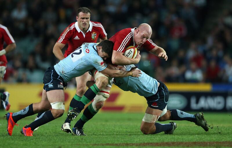 SYDNEY, AUSTRALIA - JUNE 15:  Paul O'Connell of the Lions is tackled by Tom Carter (L) during the match between the NSW Waratahs and the British & Irish Lions at Allianz Stadium on June 15, 2013 in Sydney, Australia.  (Photo by David Rogers/Getty Images) *** Local Caption ***  170605383.jpg