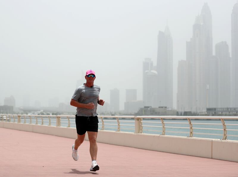 Dougie Brown starts his run round The Palm in 42°C.