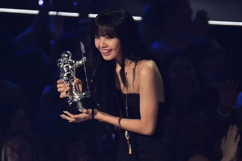 Lisa accepts the award for Best K-Pop during the MTV Video Music Awards. AFP