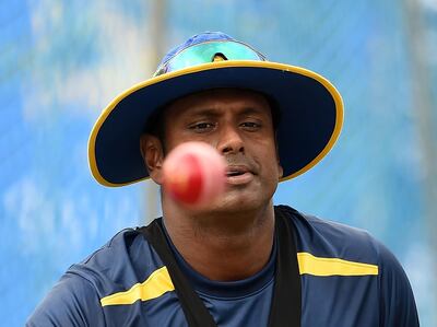 Sri Lankan cricketer Angelo Mathews attends a practice session at the Galle International Cricket Stadium in Galle on November 4, 2018.  The first Test between England and Sri Lanka will be played on November 6, 2018, at the Galle International Cricket Stadium in Galle.  / AFP / ISHARA S. KODIKARA

