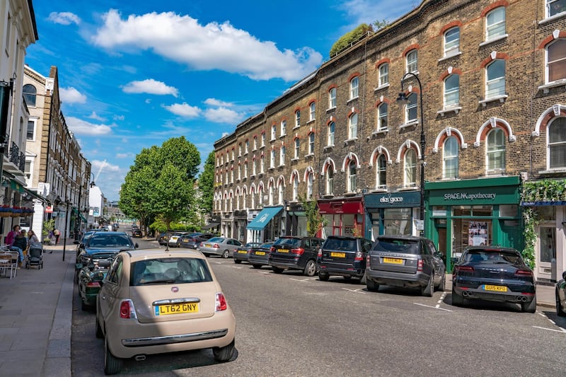 W88W6A Shops and Cafes on Regent's Park Road. Alamy
