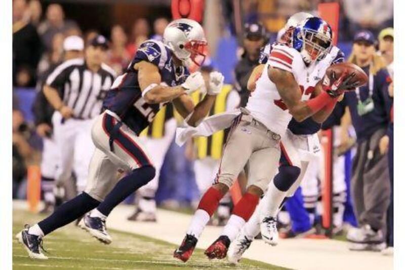 New York Giants wide receiver Mario Manningham makes a catch.