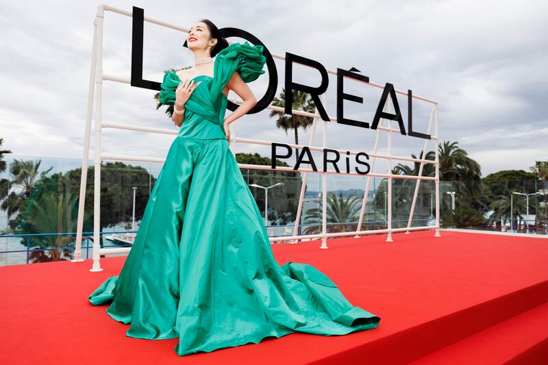 Gao Ye in emerald taffeta. Getty Images
