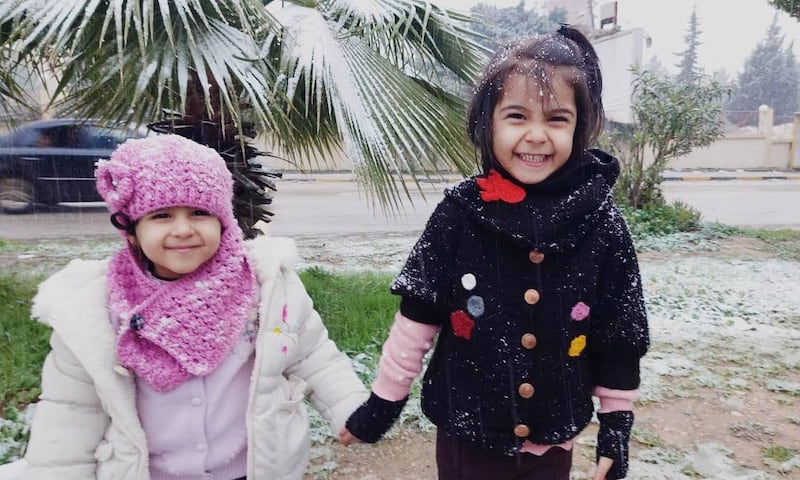 Girls playing in the streets of Al-Bayda. Photo: Alaa Rafi Al-Hudayri