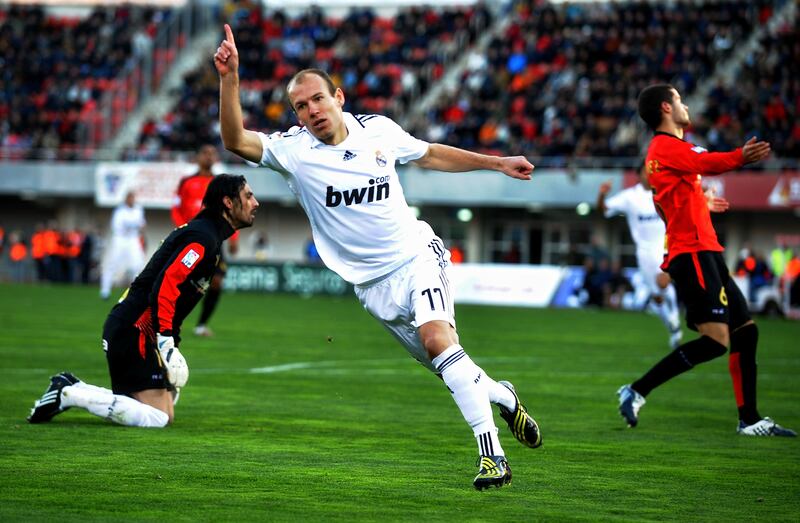 =18) Arjen Robben: €35m from Chelsea. Real career (2007-2009) 65 games; 13 goals. Getty 
