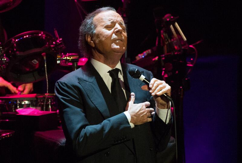 LONDON, ENGLAND - MAY 13:  Julio Iglesias performs live on stage at the Royal Albert Hall on May 13, 2014 in London, England.  (Photo by Samir Hussein/Getty Images)