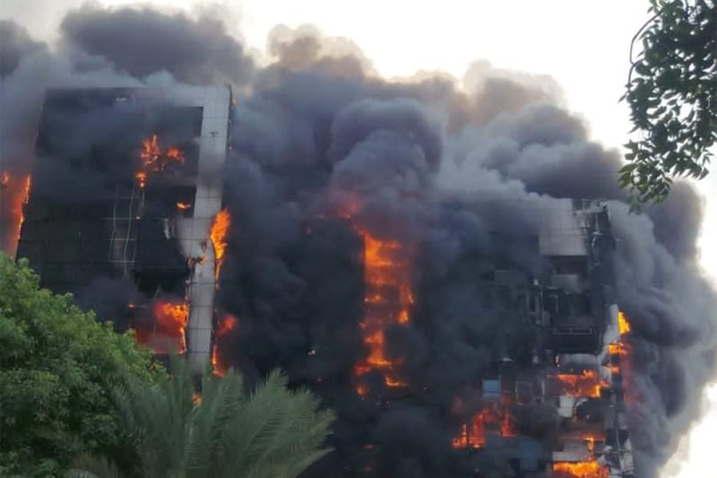 Besides the Greater Nile Petroleum Oil Company Tower, buildings belonging to the Justice Ministry, State Authority for Measurements, Tax Authority, and Ministry of Higher Education in Khartoum also caught fire
