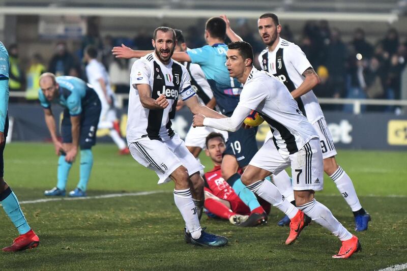 Juventus' Cristiano Ronaldo (R) jubilates after scoring the goal during the Italian Serie A soccer match Atalanta BC vs Juventus FC at the Atleti Azzurri d'Italia stadium in Bergamo, Italy.  EPA