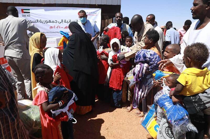 The Red Crescent provides new aid to those affected by floods in 3 Sudanese states. Credit: WAM