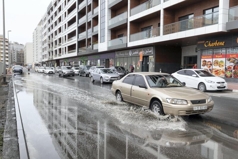 DUBAI, UNITED ARAB EMIRATES. 10 APRIL 2019. Moderate rainfall in Dubai during the night with light drizzle in the morning hours created some road obstructions for motorists. (Photo: Antonie Robertson/The National) Journalist: None. Section: National.