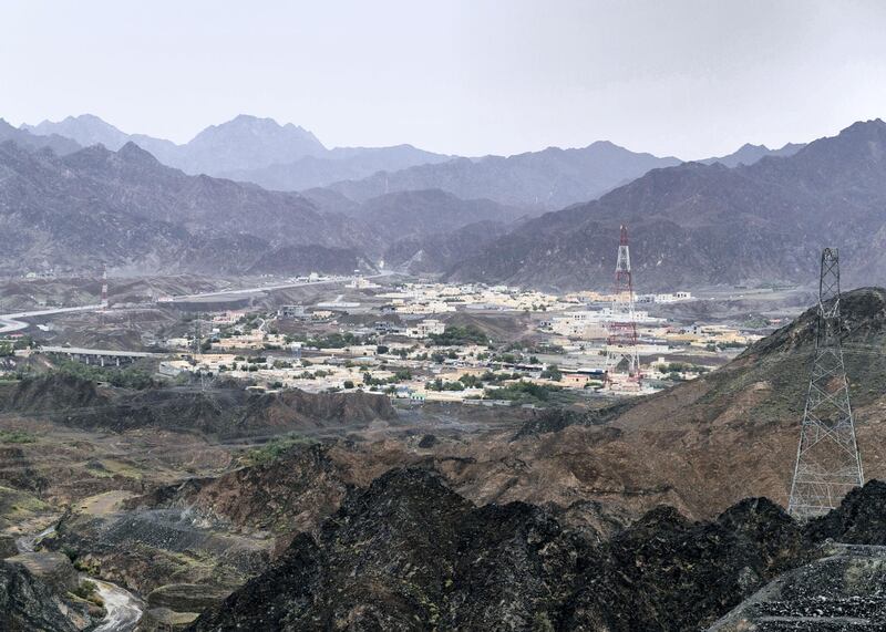 SHARJAH, UNITED ARAB EMIRATES. 15 APRIL 2020. 
The view from a quiet Khorfakkan road.
(Photo: Reem Mohammed/The National)

Reporter:
Section: