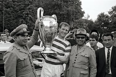 Billy McNeill of Celtic (C) during the Europa Cup match between Celtig Glasgow and Inter Milan on May 25, 1967 at Lissabon, Portugal(Photo by VI Images via Getty Images)