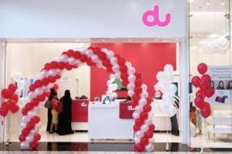 DUBAI, UNITED ARAB EMIRATES, April 15: Du outlet at Mirdif City Centre in Dubai. (Pawan Singh / The National) For Stock