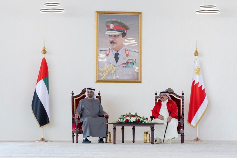 Sheikh Mohamed meets King Hamad before the drill.